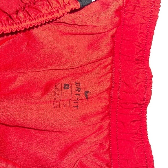 Nike athletic shorts size small - Picture 2 of 2